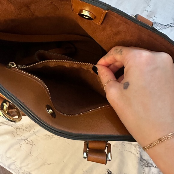 Steve Madden purse used condition - Picture 3 of 8